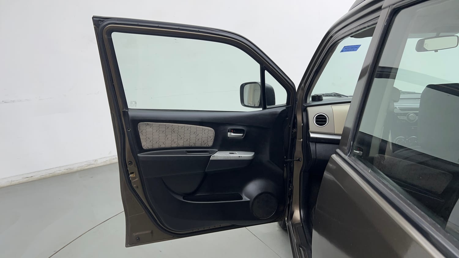 Used 2013 Maruti Suzuki Wagon R VXI Petrol Manual interior LEFT FRONT DOOR OPEN VIEW