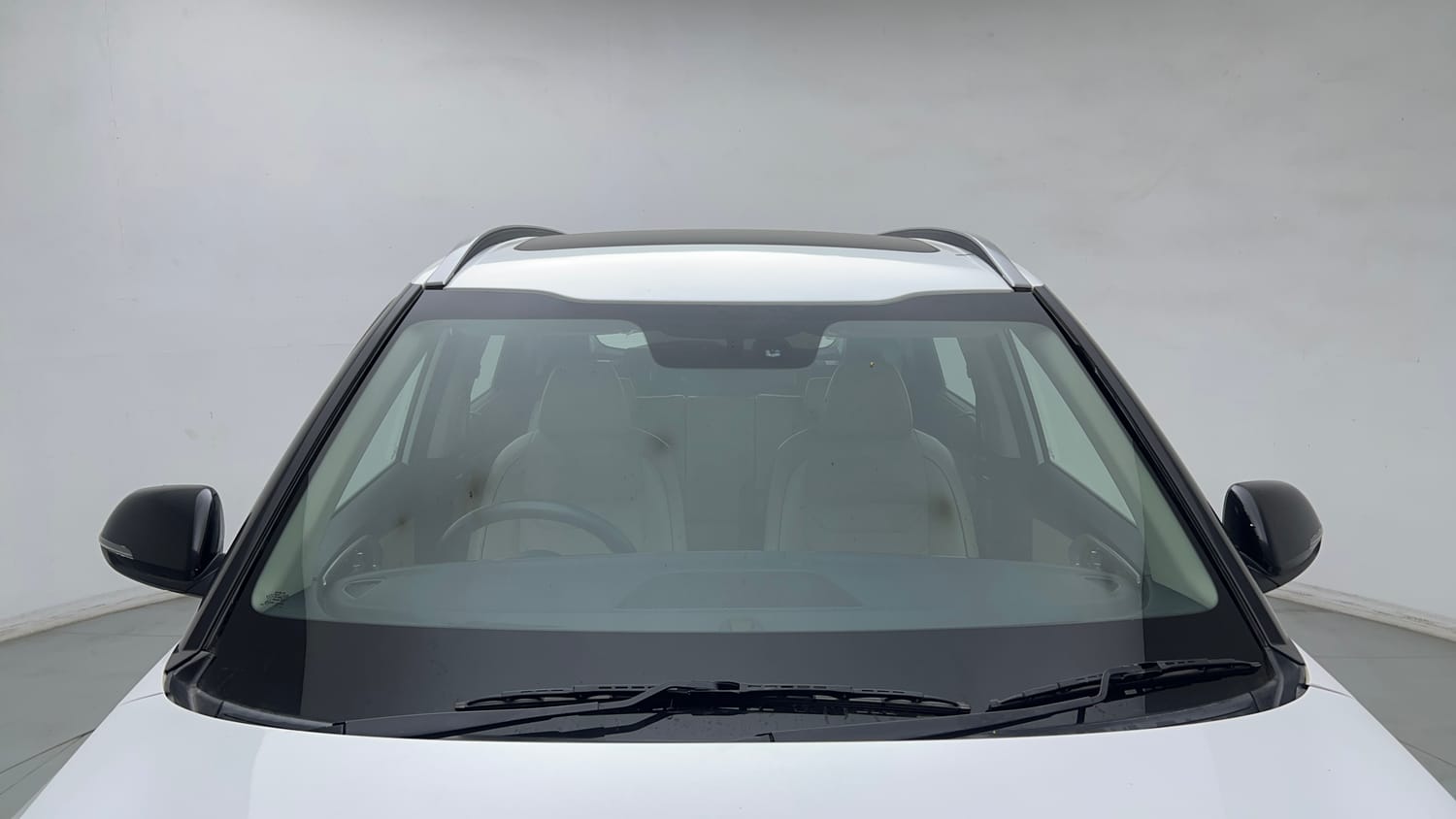 Used 2022 Kia Carens Luxury Plus 1.4 Petrol DCT 7 STR Petrol Automatic exterior FRONT WINDSHIELD VIEW