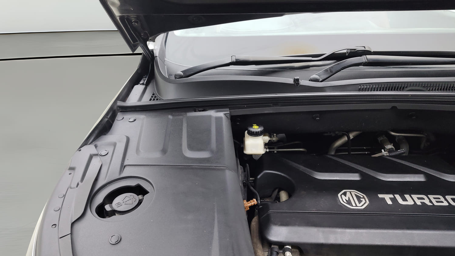 Used 2021 MG Motors Hector Plus Sharp 1.5 Petrol Turbo DCT 6-STR Petrol Automatic engine ENGINE RIGHT SIDE VIEW