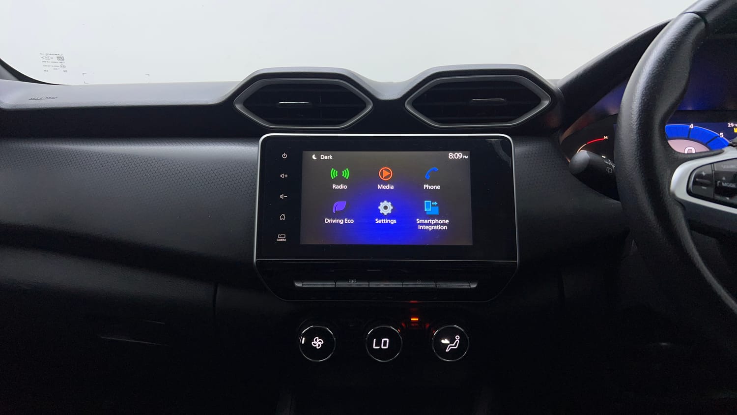 Used 2023 Nissan Magnite XV Premium Turbo CVT Petrol Automatic interior MUSIC SYSTEM & AC CONTROL VIEW