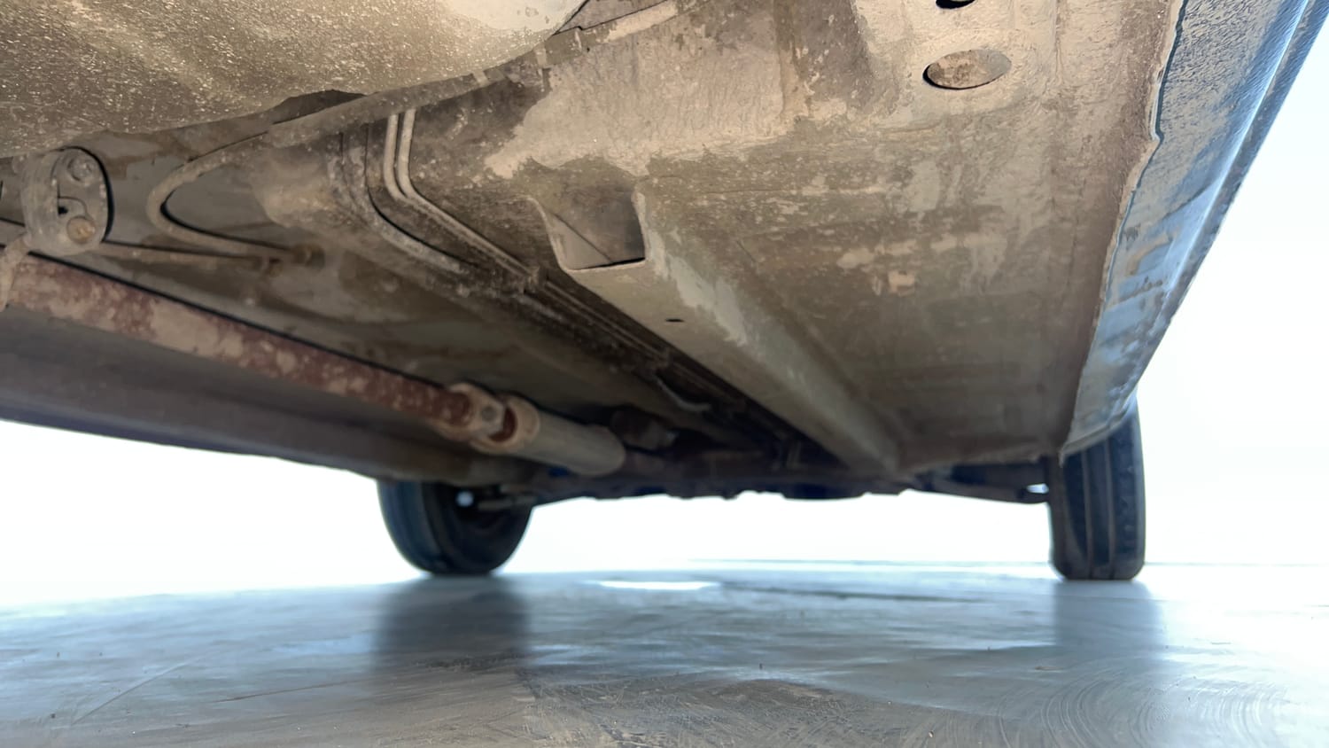 Used 2018 Renault Kwid 1.0 RXT Petrol Manual extra REAR RIGHT UNDERBODY VIEW