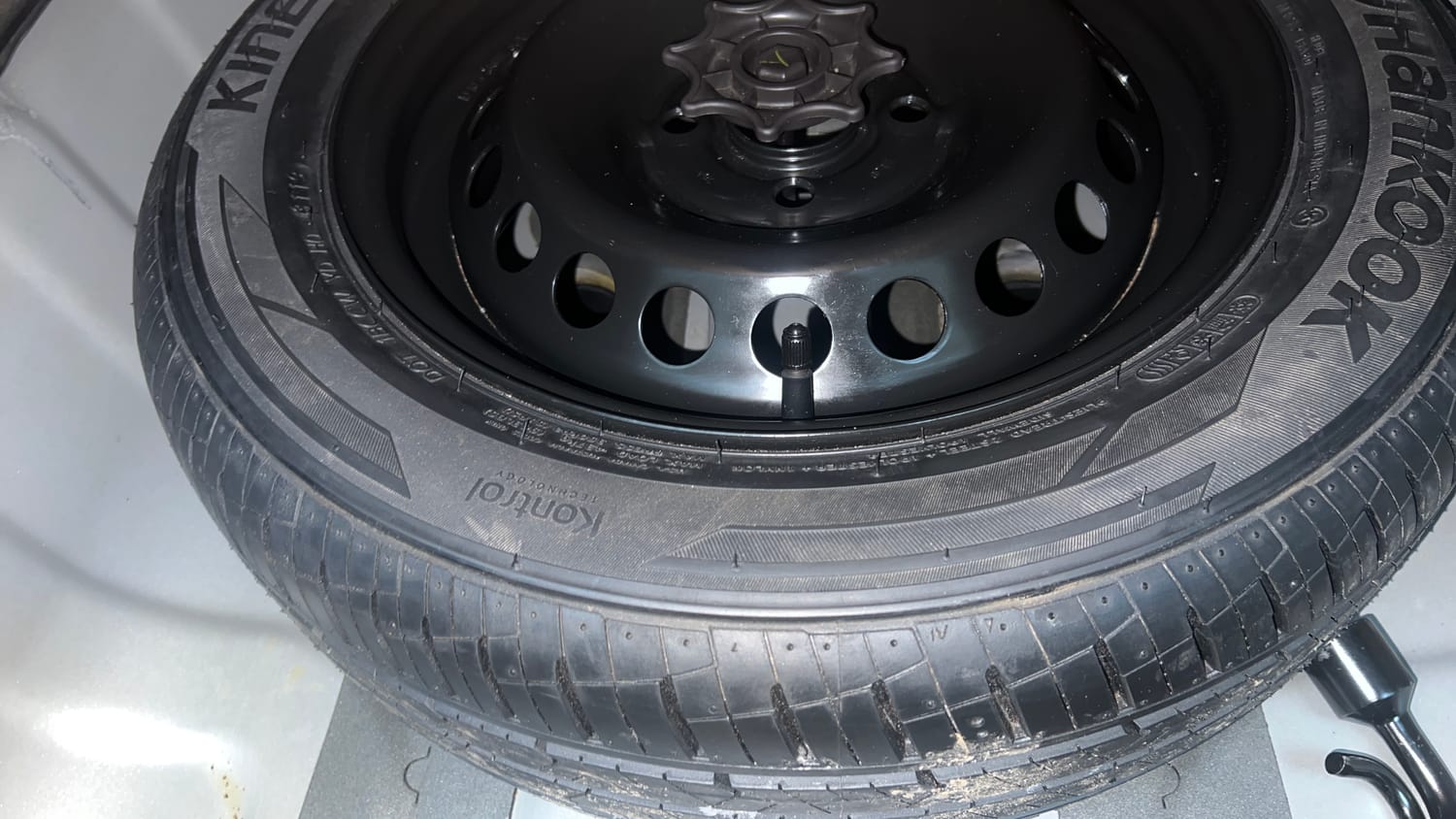 Used 2020 Hyundai Xcent S Petrol+cng(outside fitted) Cng Manual tyres SPARE TYRE VIEW
