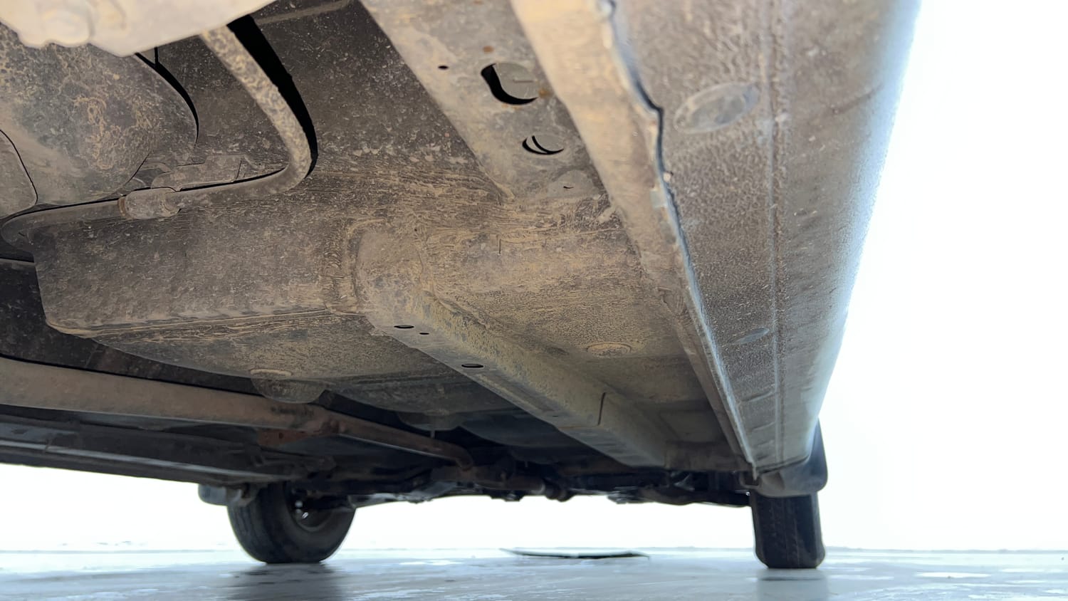 Used 2013 Hyundai i10 Era 1.1 iRDE2 Petrol Manual extra REAR RIGHT UNDERBODY VIEW