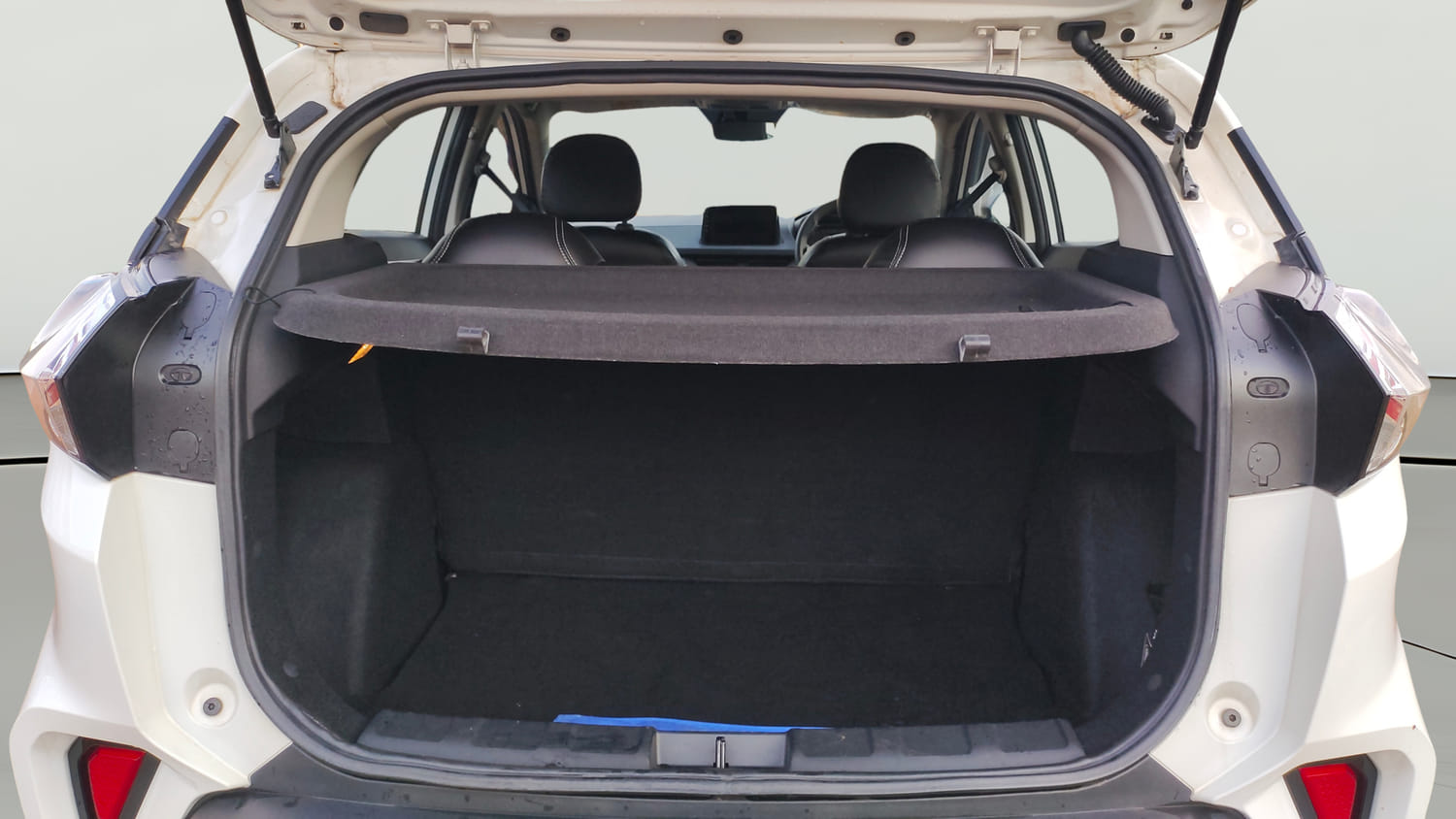 Used 2023 Tata Nexon XMA (S) Diesel Diesel Automatic interior DICKY INSIDE VIEW