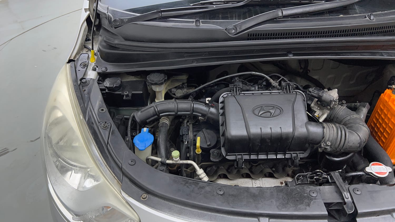 Used 2013 Hyundai i10 Era 1.1 iRDE2 Petrol Manual engine ENGINE RIGHT SIDE VIEW