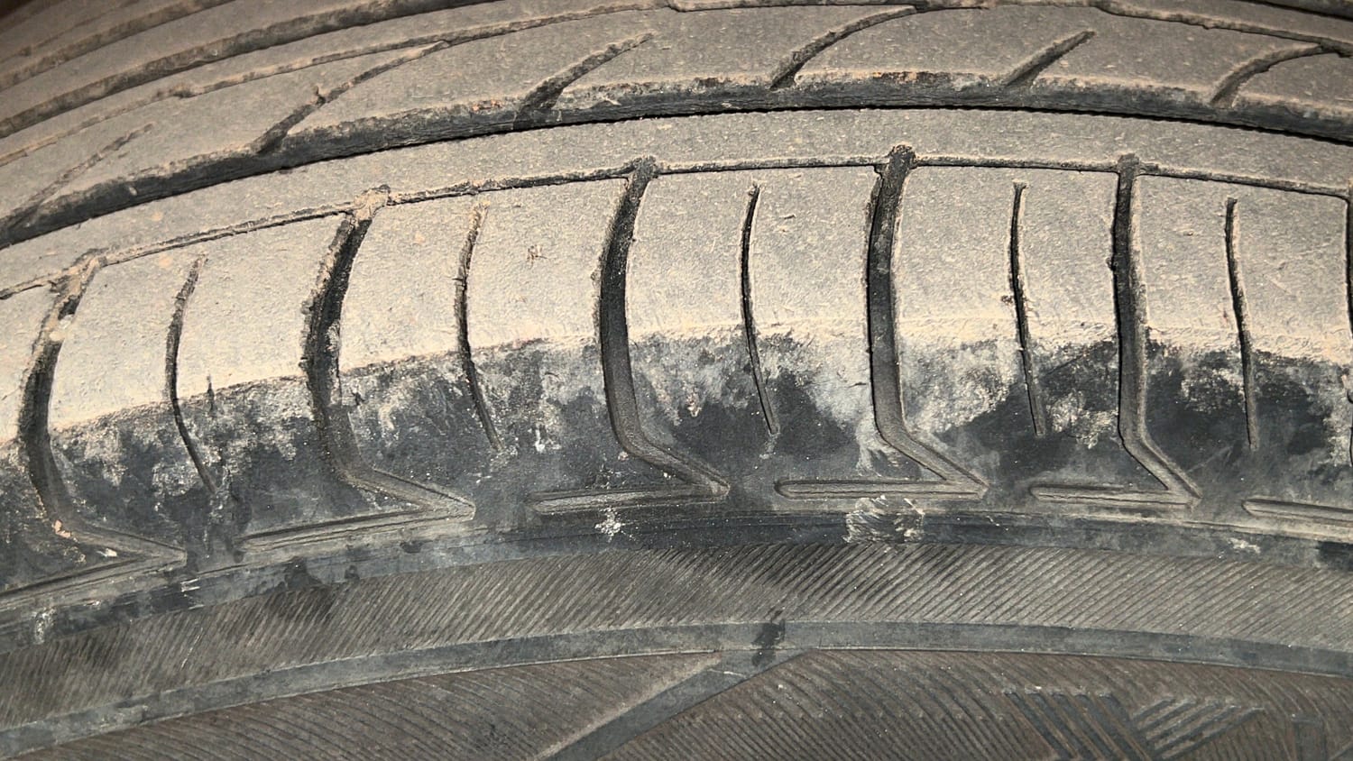 Used 2017 Ford EcoSport Titanium 1.5L Ti-VCT AT Petrol Automatic tyres LEFT FRONT TYRE TREAD VIEW