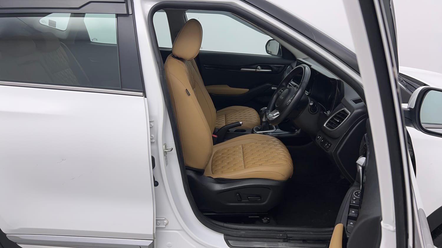 Used 2023 Kia Seltos HTX Plus 1.5 Diesel Diesel Manual interior RIGHT SIDE FRONT DOOR CABIN VIEW