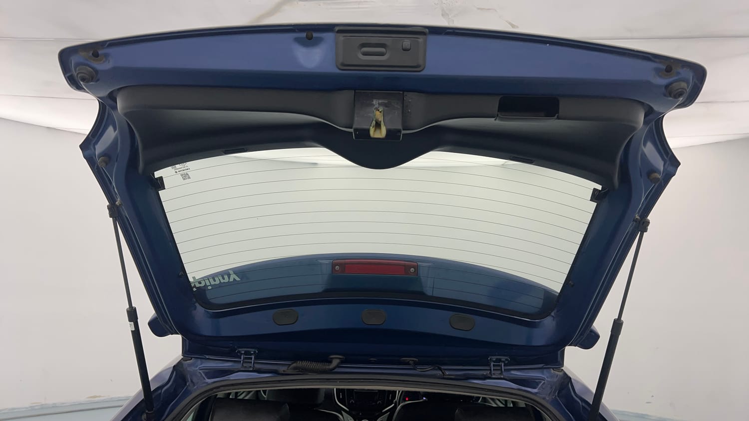 Used 2018 Maruti Suzuki Baleno Zeta 1.2 AT Petrol Automatic interior DICKY DOOR OPEN VIEW