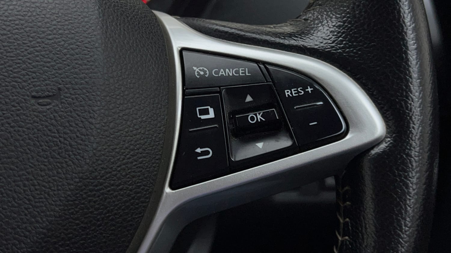 Used 2022 Nissan Magnite XV Premium Turbo CVT Petrol Automatic top_features Cruise control
