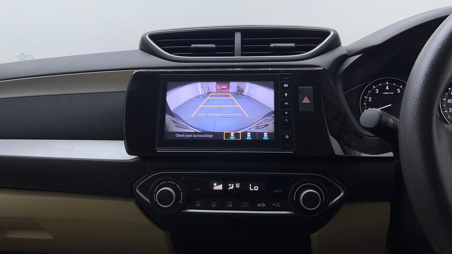 Used 2022 Honda Amaze VX CVT 1.2 Petrol Petrol Automatic top_features Rear camera