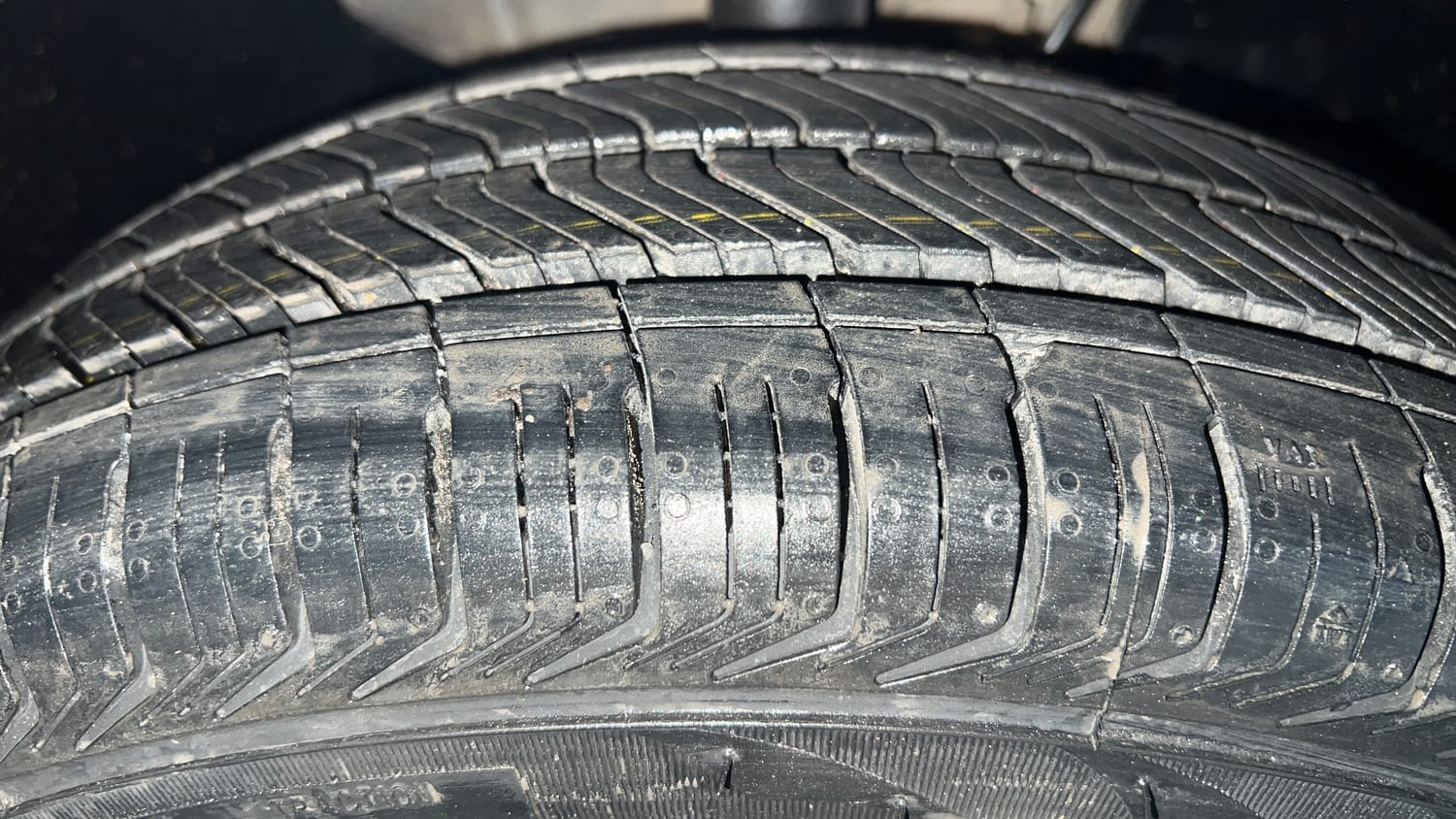Used 2020 Tata Tiago Revotron XZA Petrol Automatic tyres RIGHT FRONT TYRE TREAD VIEW