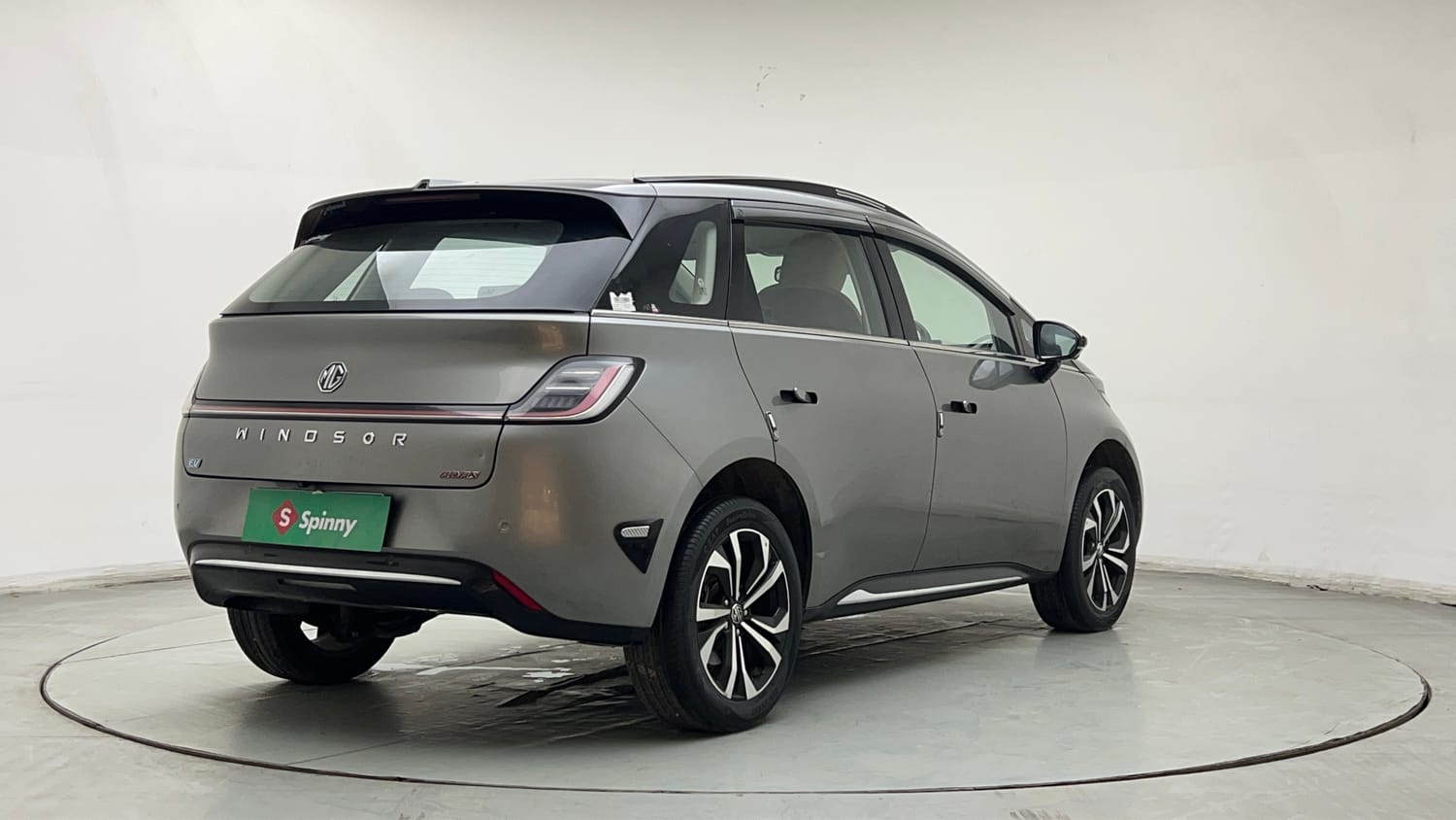 Used 2025 MG Motors Windsor EV Essence Pro Electric Automatic exterior RIGHT REAR CORNER VIEW