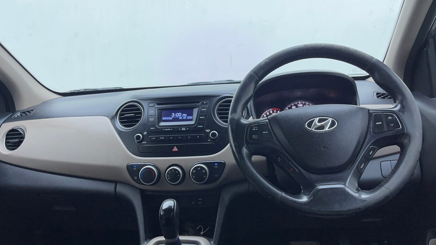 Used 2016 Hyundai Grand i10 Asta AT 1.2 Kappa VTVT Petrol Automatic interior DASHBOARD VIEW