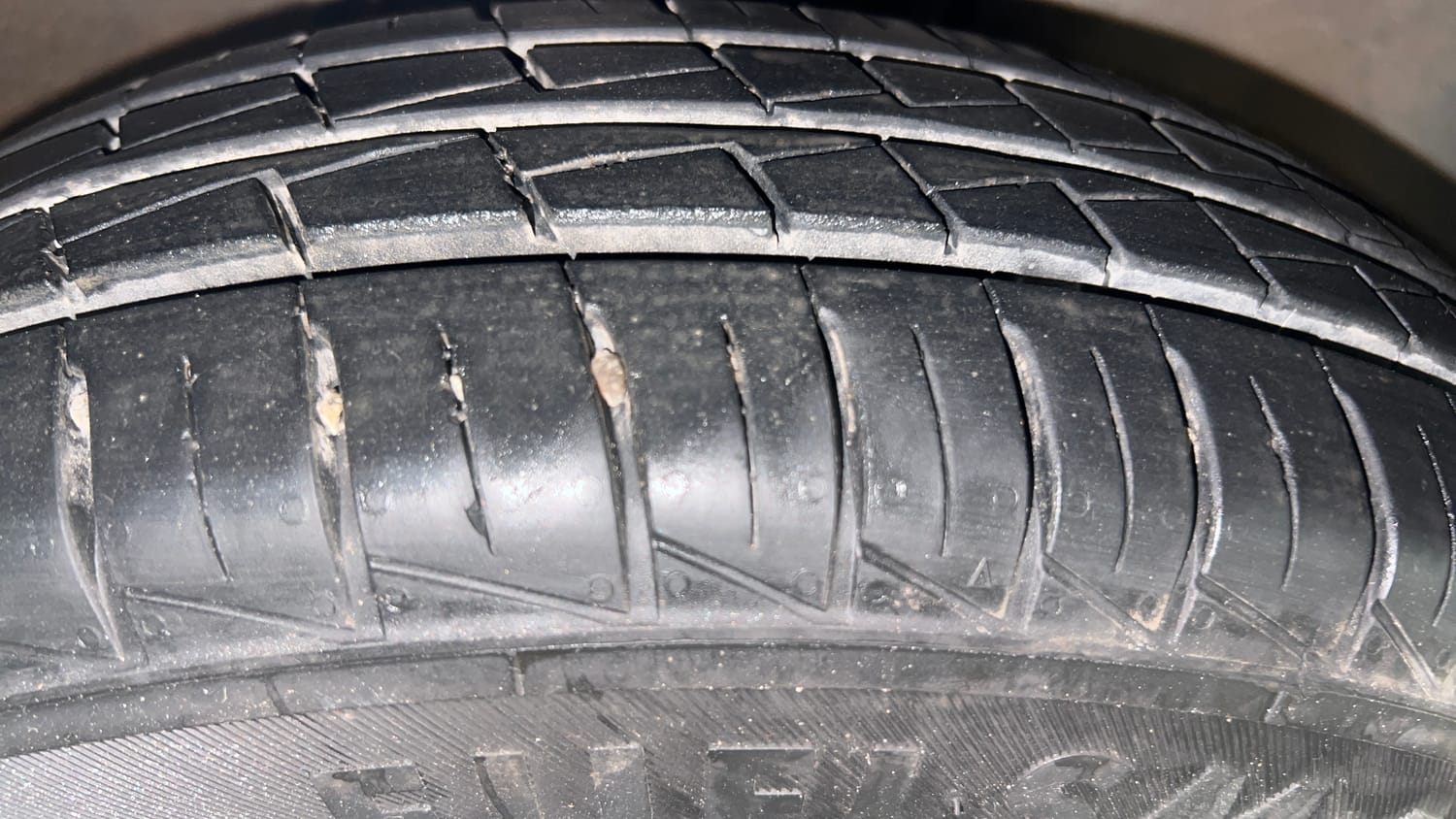 Used 2021 Maruti Suzuki Alto 800 VXi Petrol Manual tyres RIGHT FRONT TYRE TREAD VIEW