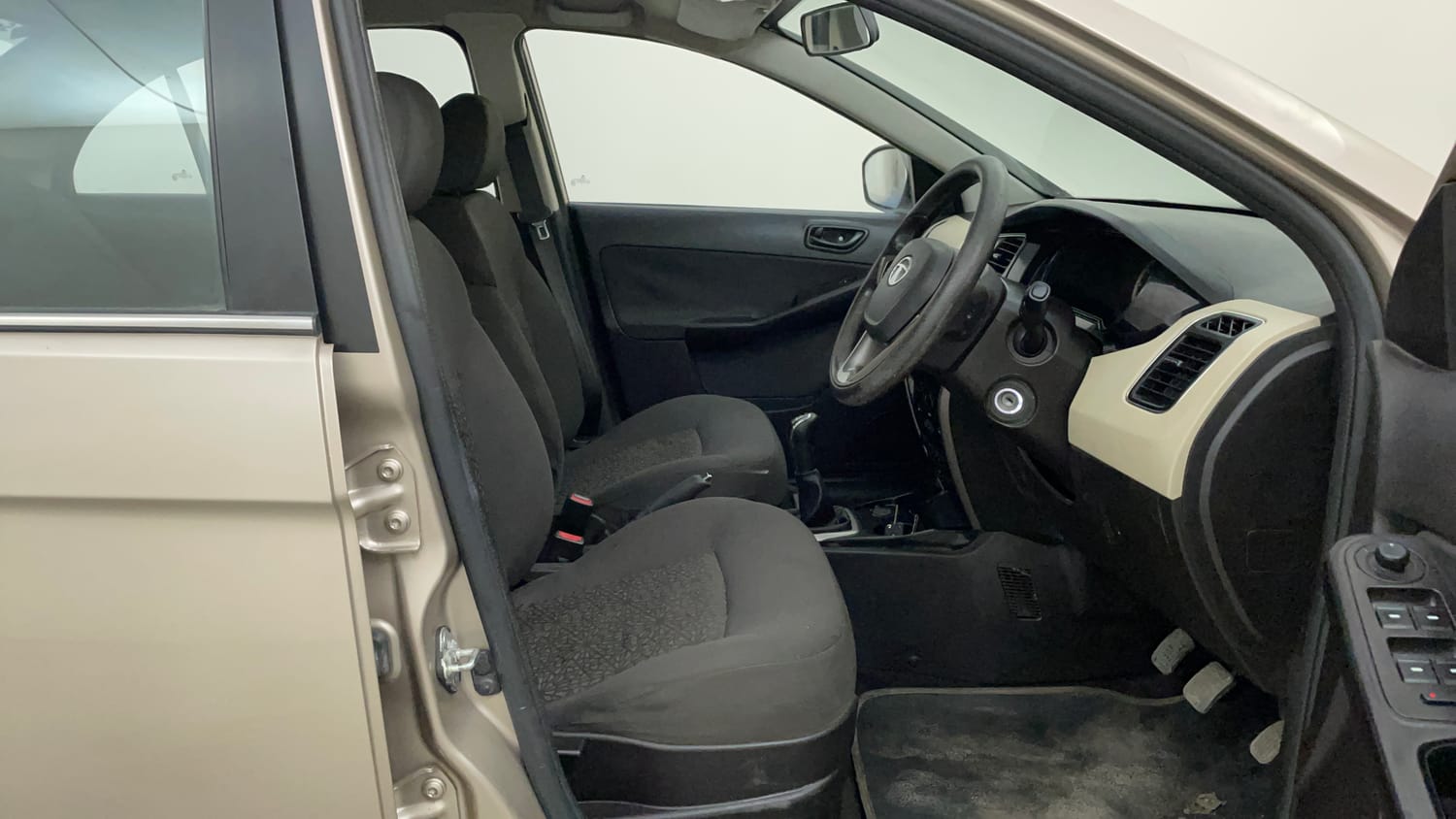 Used 2015 Tata Zest XM Petrol Petrol Manual interior RIGHT SIDE FRONT DOOR CABIN VIEW