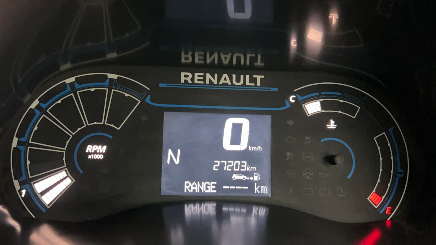 Used 2022 Renault Triber RXZ EASY-R AMT Dual Tone Petrol Automatic interior CLUSTERMETER VIEW