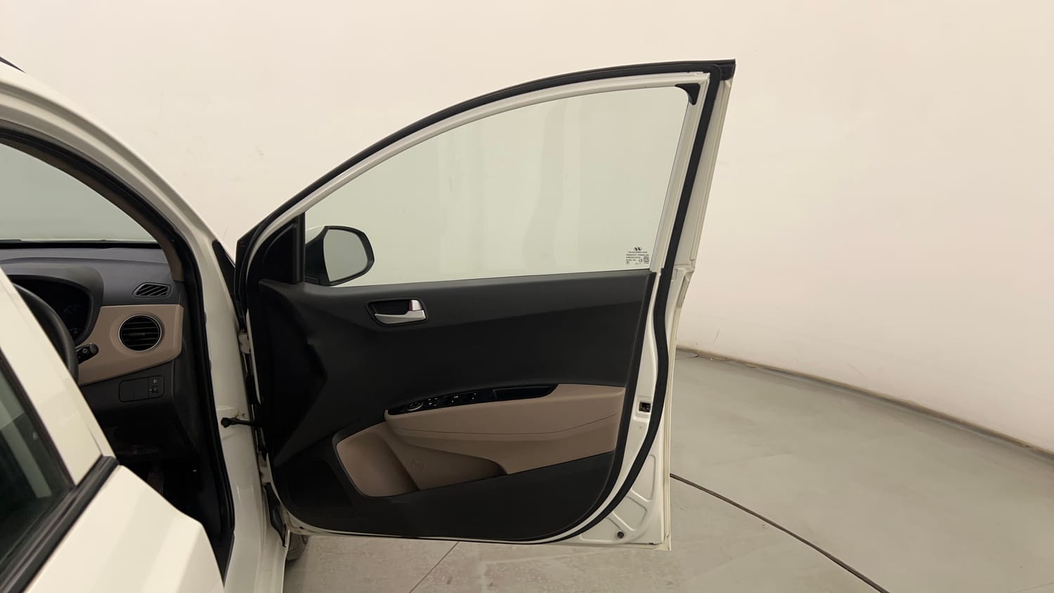 Used 2017 Hyundai Grand i10 Sportz (O) AT 1.2 Kappa VTVT Petrol Automatic interior RIGHT FRONT DOOR OPEN VIEW