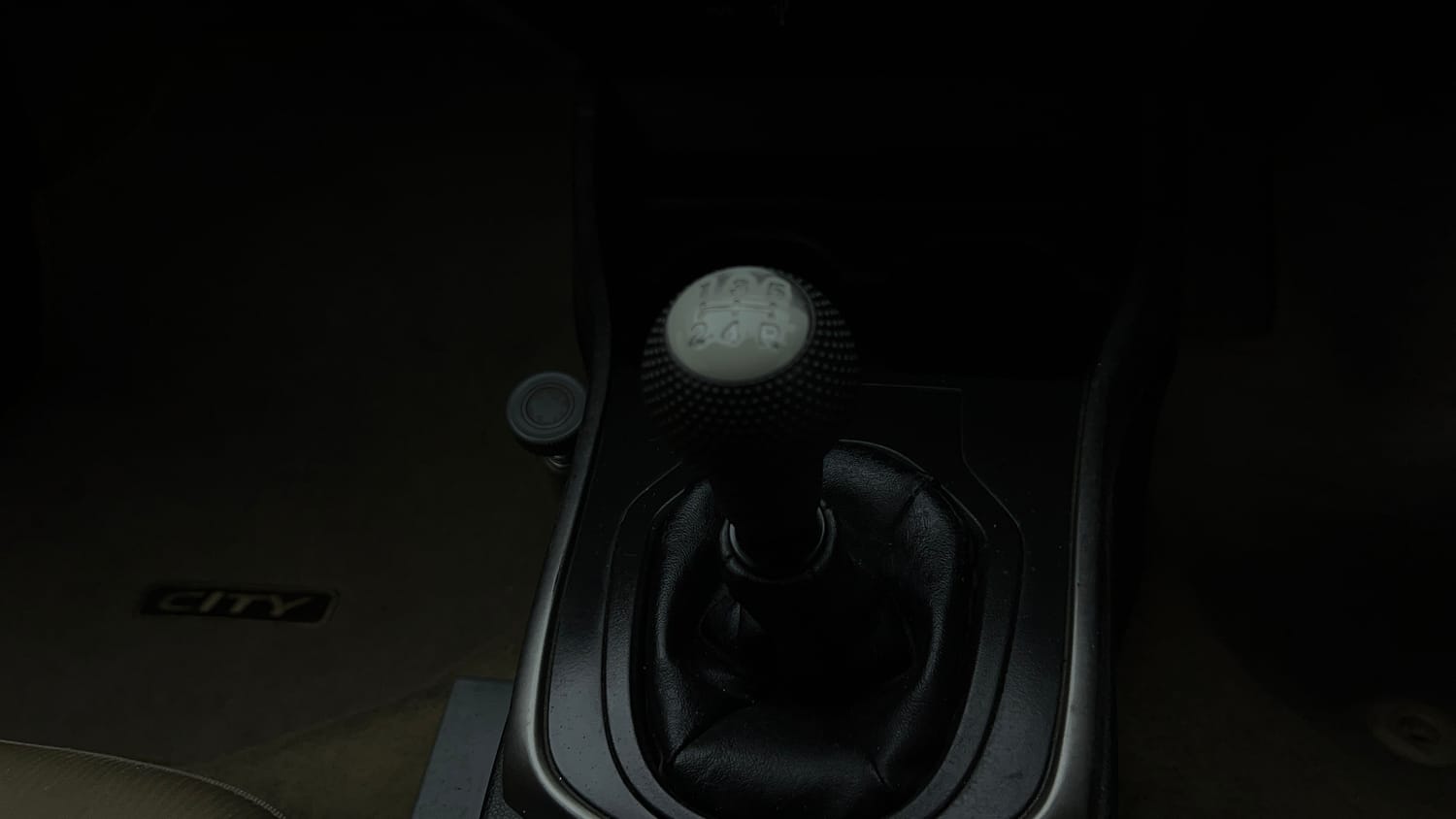 Used 2015 Honda City V Petrol Manual interior GEAR  KNOB VIEW