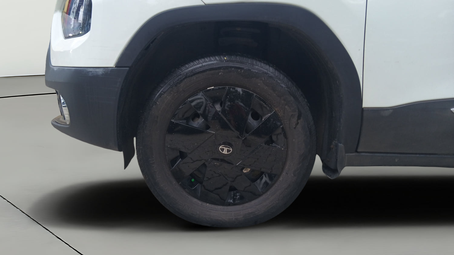 Used 2024 Tata Punch Pure iCNG Cng Manual tyres LEFT FRONT TYRE RIM VIEW