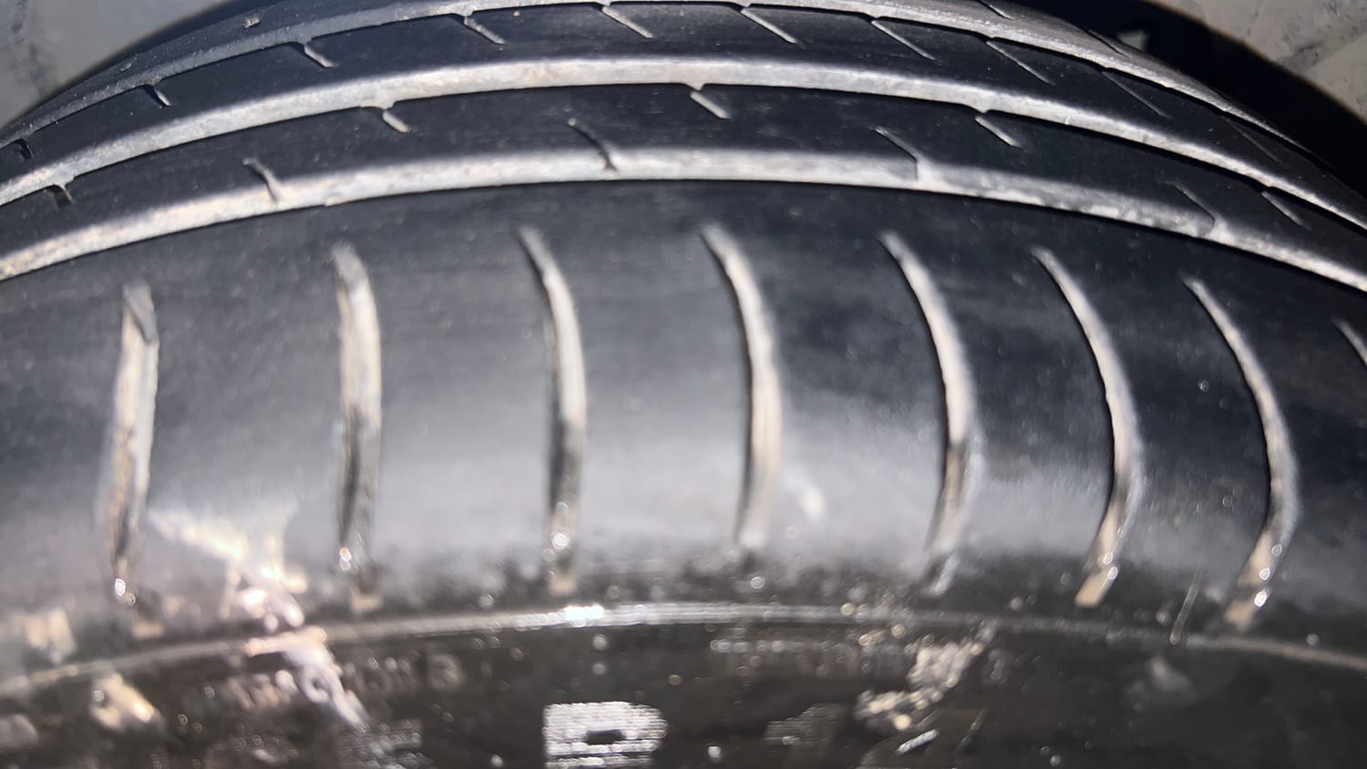 Used 2016 Ford Figo Trend 1.2 Ti-VCT Petrol Manual tyres RIGHT FRONT TYRE TREAD VIEW