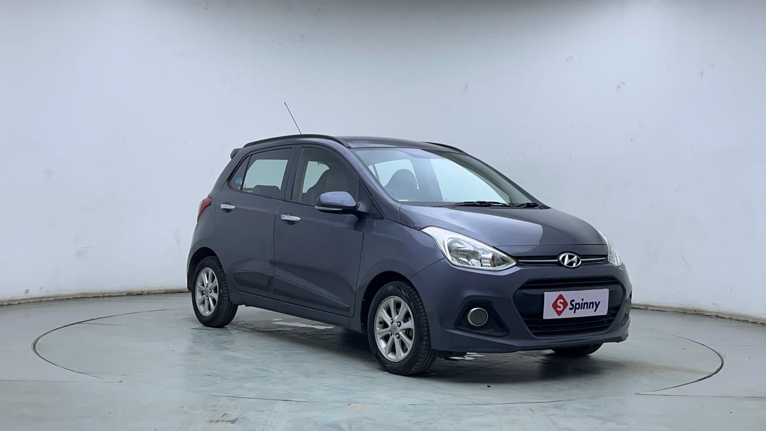 Used 2016 Hyundai Grand i10 Asta AT 1.2 Kappa VTVT Petrol Automatic exterior RIGHT FRONT CORNER VIEW