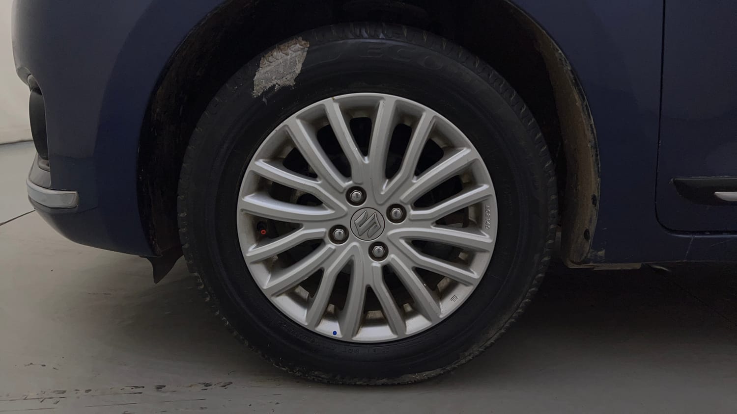 Used 2018 Maruti Suzuki Dzire ZXi Petrol Manual tyres LEFT FRONT TYRE RIM VIEW