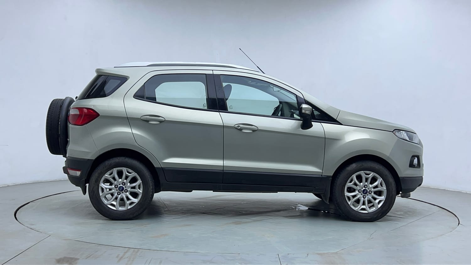Used 2014 Ford EcoSport Titanium 1.5 TDCi Diesel Manual exterior RIGHT SIDE VIEW
