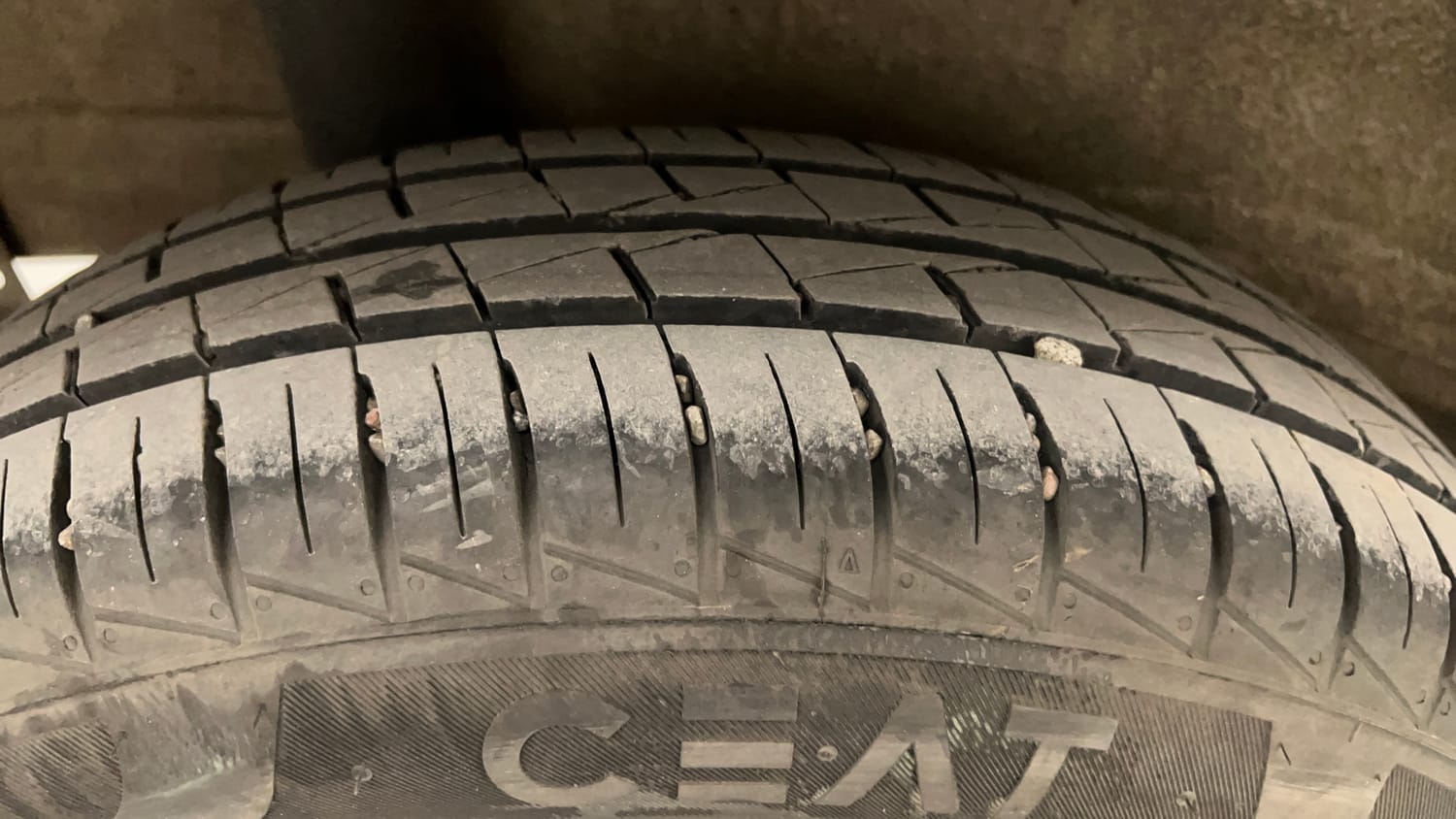 Used 2024 Maruti Suzuki S-Presso VXi (O) AMT Petrol Automatic tyres RIGHT REAR TYRE TREAD VIEW