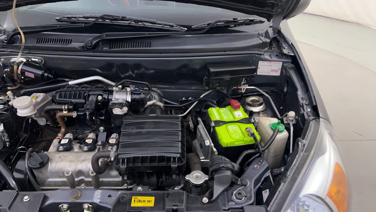 Used 2021 Maruti Suzuki Alto 800 VXi Petrol Manual engine ENGINE LEFT SIDE HINGE & APRON VIEW