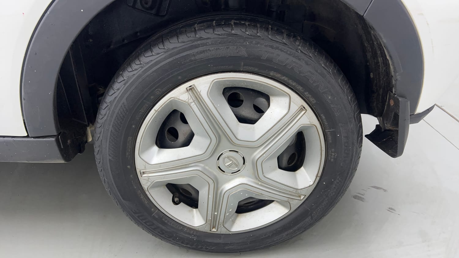 Used 2023 Tata Nexon XM S Petrol + CNG(Outside Fitted) Cng Manual tyres LEFT REAR TYRE RIM VIEW