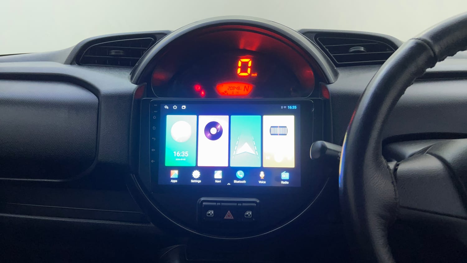 Used 2020 Maruti Suzuki S-Presso VXi (O) AMT Petrol Automatic top_features Integrated (in-dash) music system