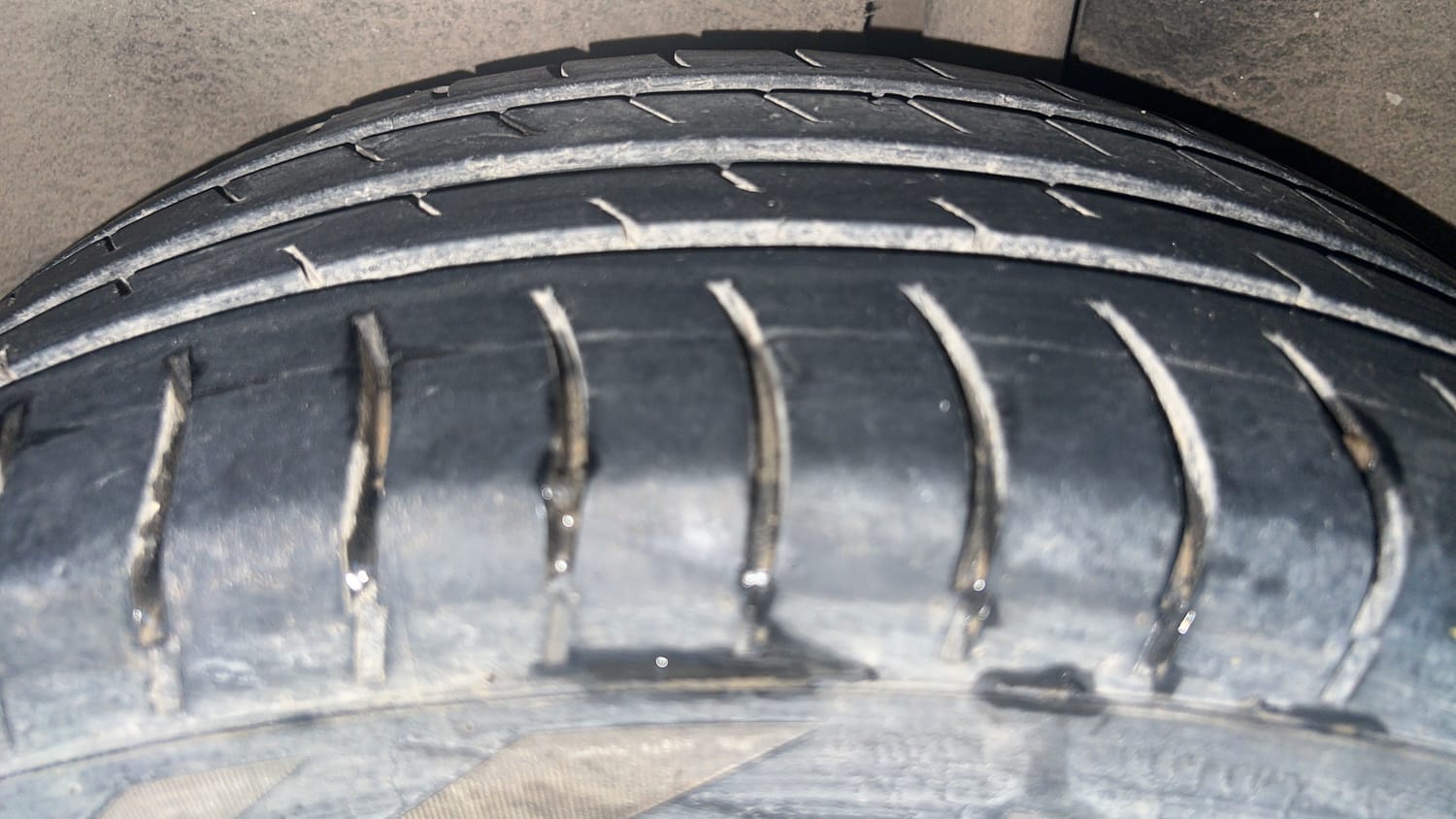 Used 2014 Ford EcoSport Titanium 1.5 TDCi Diesel Manual tyres LEFT REAR TYRE TREAD VIEW
