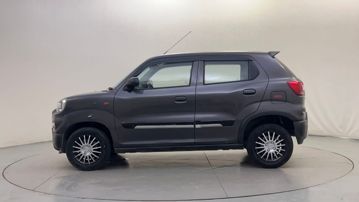 Used 2020 Maruti Suzuki S-Presso VXi (O) AMT Petrol Automatic exterior LEFT SIDE VIEW