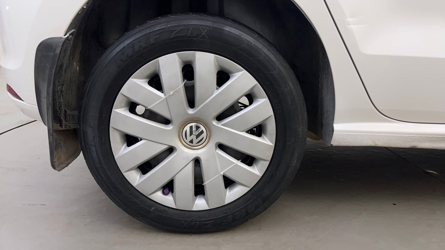 Used 2015 Volkswagen Polo Comfortline 1.2L (P) Petrol Manual tyres RIGHT REAR TYRE RIM VIEW