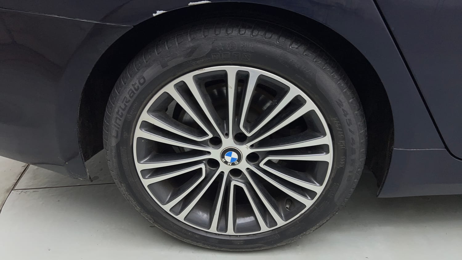 Used 2018 BMW 5 Series 520d Luxury Line Diesel Automatic tyres RIGHT REAR TYRE RIM VIEW