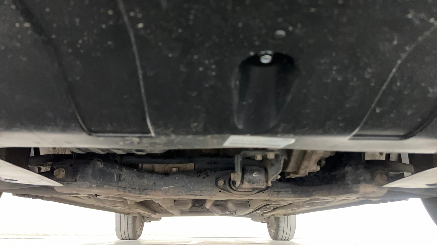 Used 2015 Hyundai Elite i20 Asta 1.2 Petrol Manual extra FRONT LEFT UNDERBODY VIEW