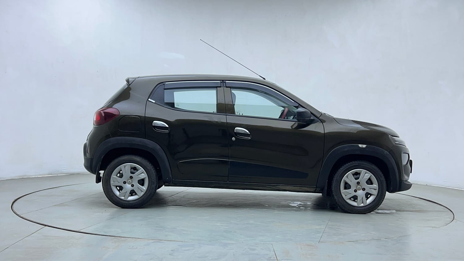 Used 2020 Renault Kwid RXT Petrol Manual exterior RIGHT SIDE VIEW