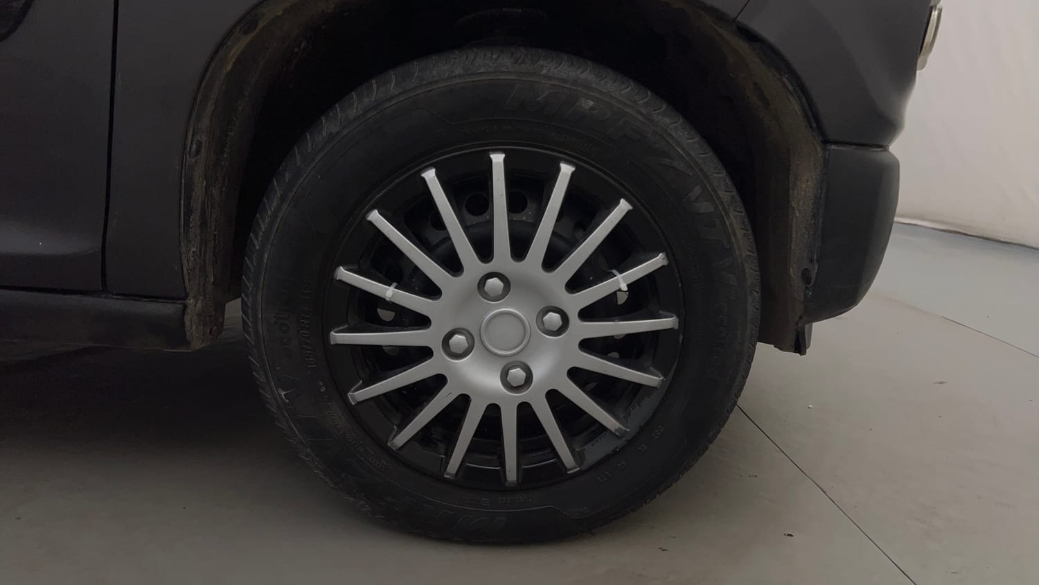 Used 2020 Maruti Suzuki S-Presso VXi (O) AMT Petrol Automatic tyres RIGHT FRONT TYRE RIM VIEW