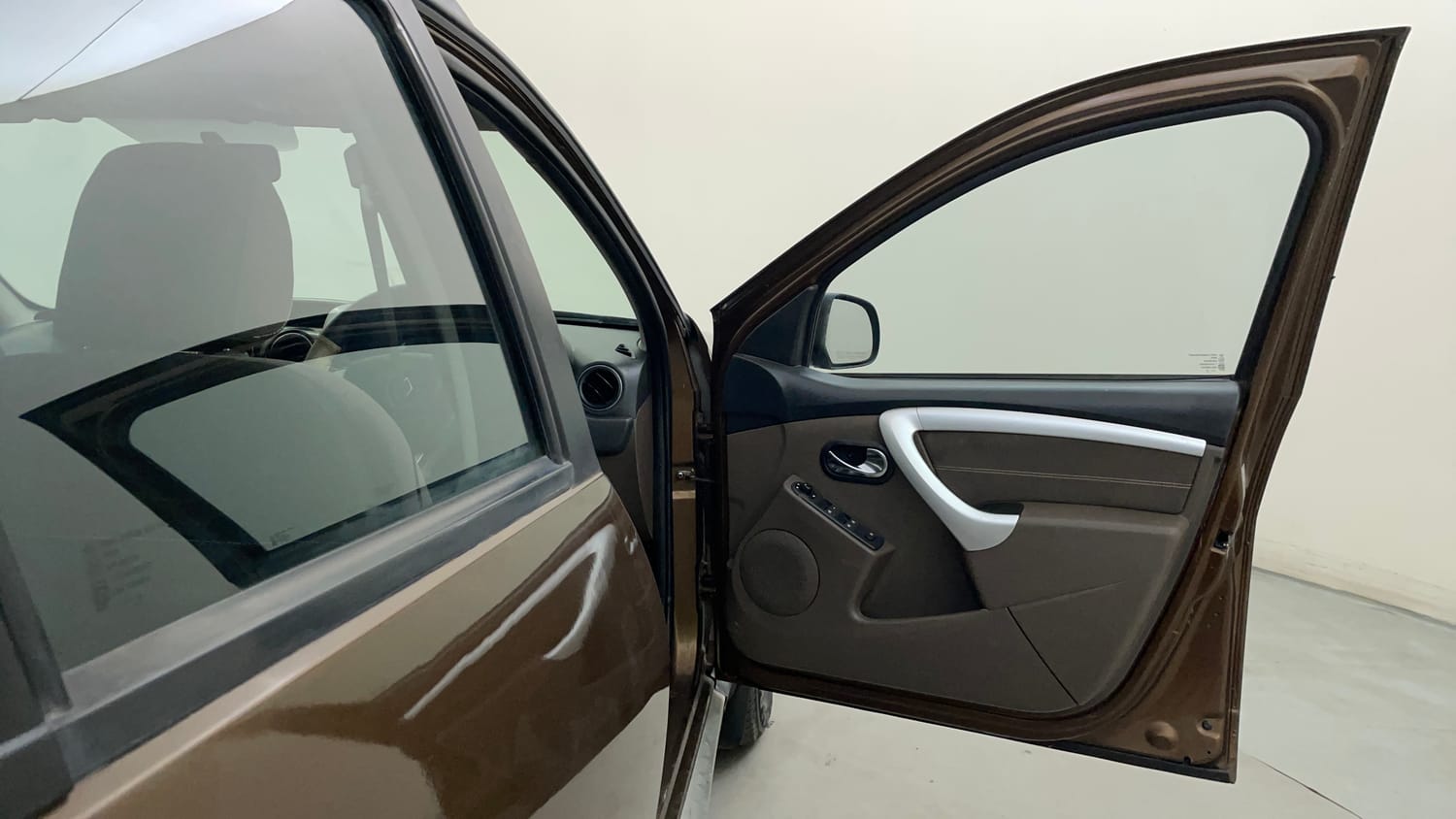 Used 2016 Renault Duster 110 PS RXZ 4X2 MT Diesel Diesel Manual interior RIGHT FRONT DOOR OPEN VIEW