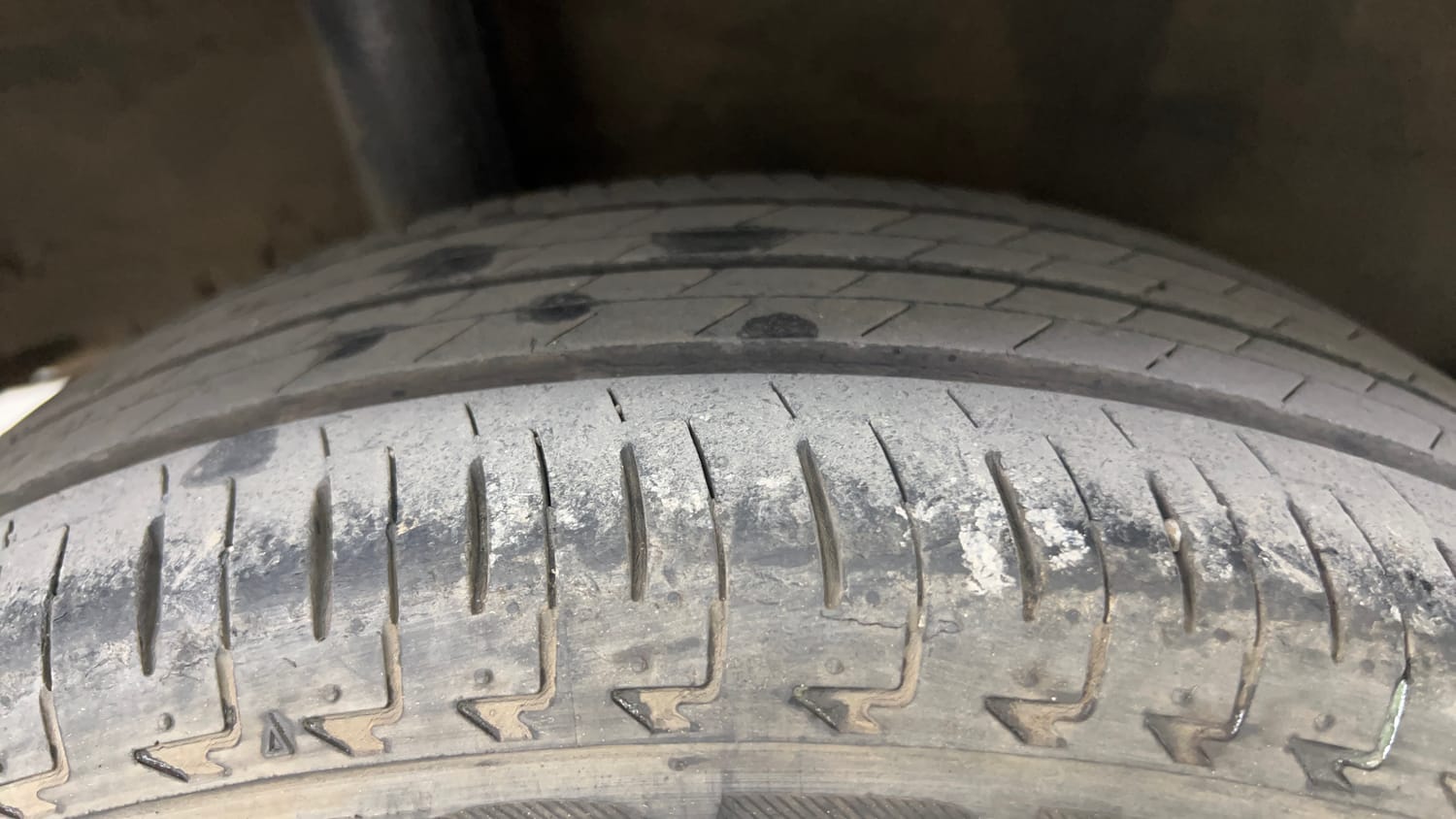 Used 2018 Honda Amaze 1.2 S CVT Petrol Petrol Automatic tyres RIGHT REAR TYRE TREAD VIEW