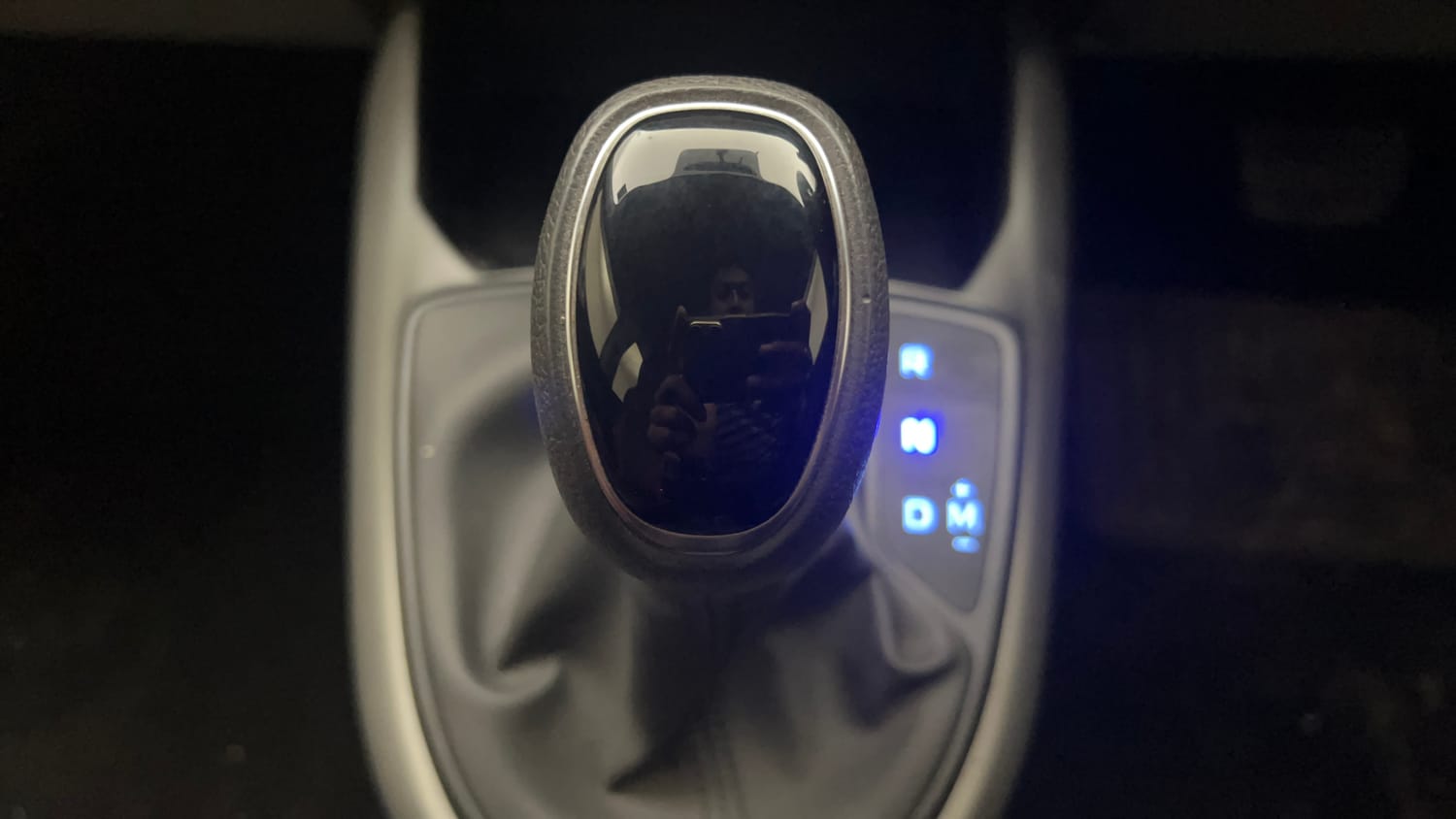 Used 2022 Hyundai Grand i10 Nios Sportz AMT 1.2 Kappa VTVT Petrol Automatic interior GEAR  KNOB VIEW