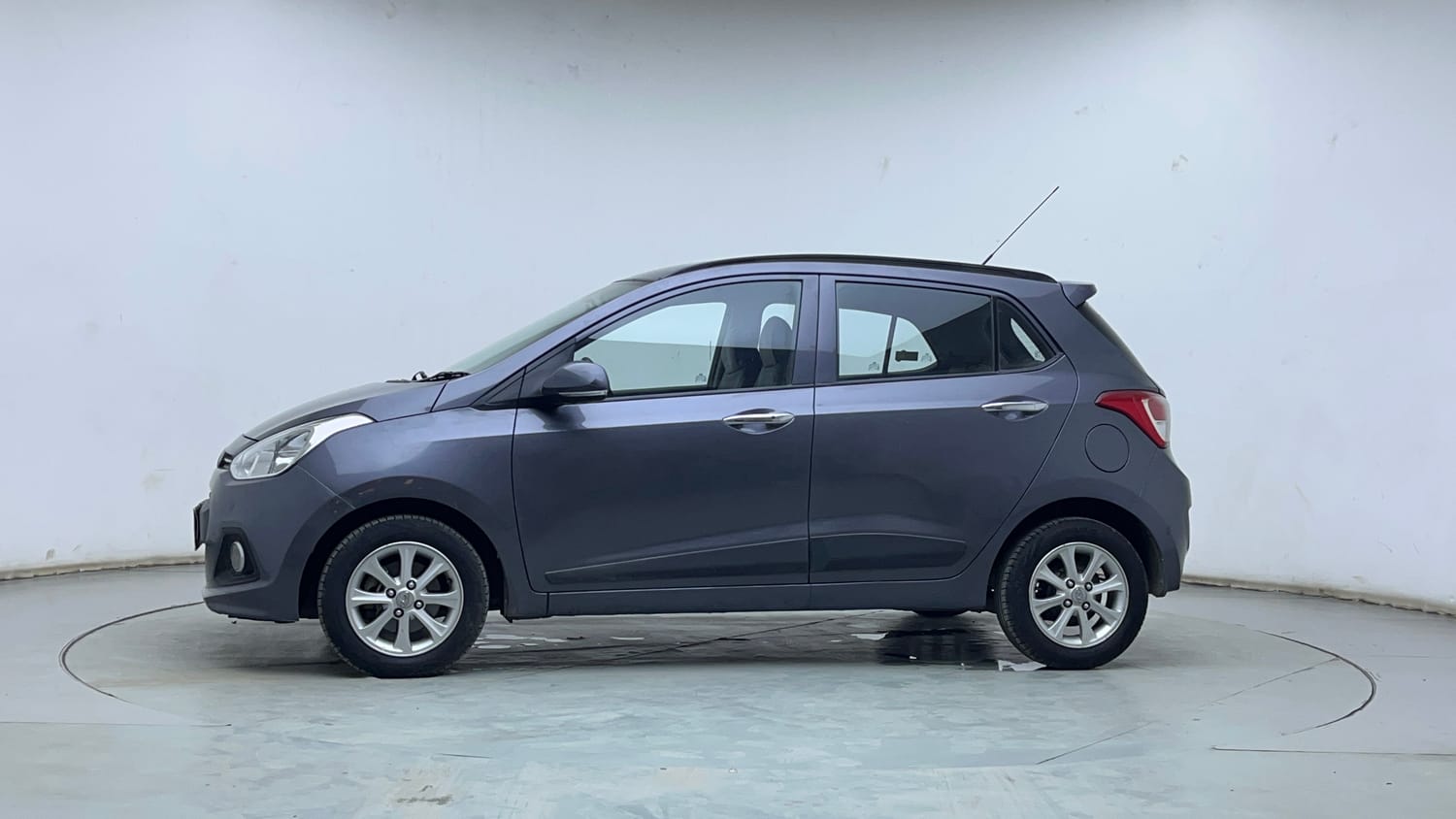 Used 2016 Hyundai Grand i10 Asta AT 1.2 Kappa VTVT Petrol Automatic exterior LEFT SIDE VIEW