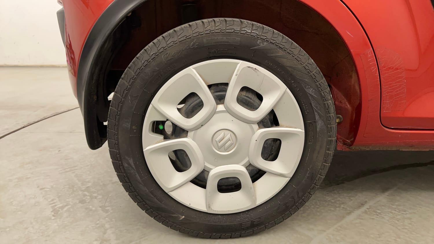 Used 2017 Maruti Suzuki Ignis Delta 1.2 AMT Petrol Automatic tyres RIGHT REAR TYRE RIM VIEW
