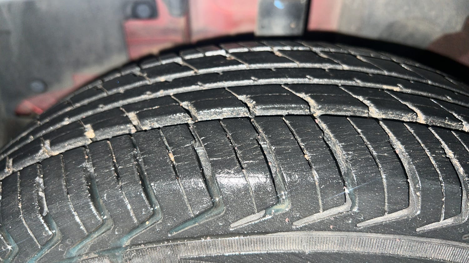 Used 2018 Renault Kwid RXT (O) 1.0 SCE Edition Petrol Manual tyres LEFT FRONT TYRE TREAD VIEW