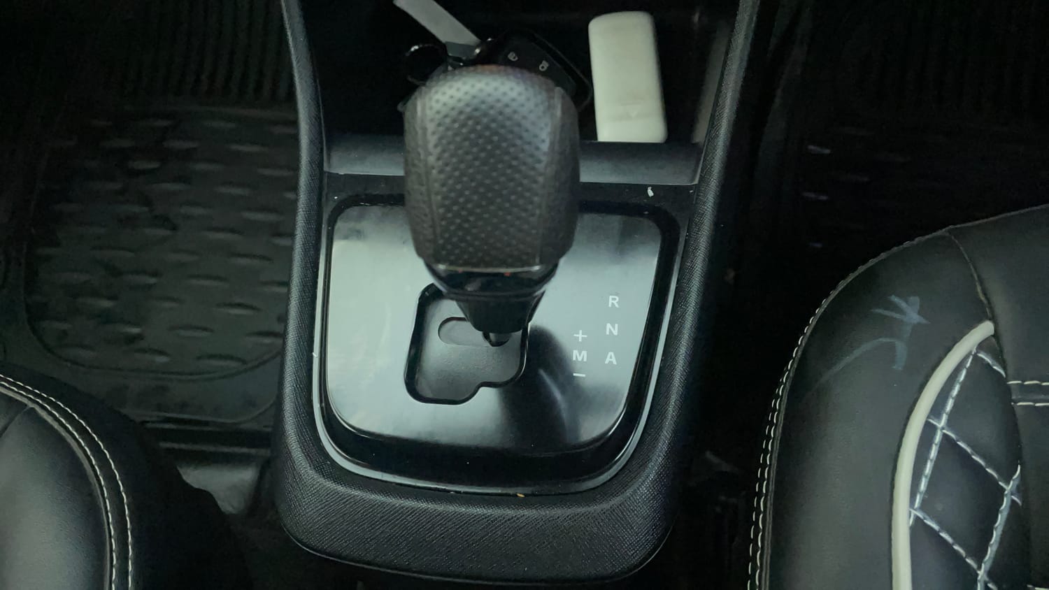 Used 2023 Tata Punch Accomplished AMT Petrol Automatic interior GEAR  KNOB VIEW