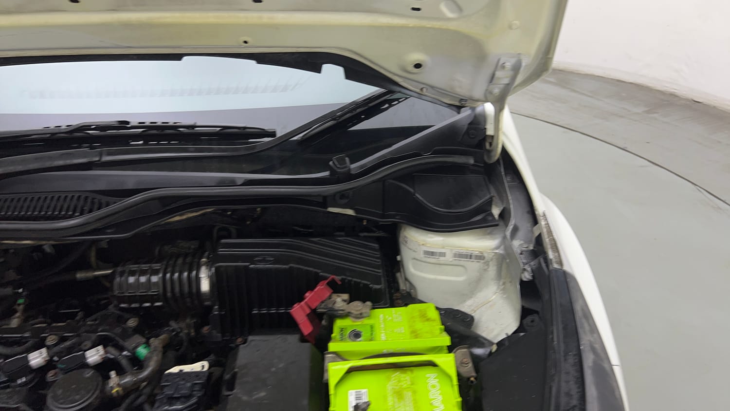 Used 2020 Tata Altroz XZ Petrol Petrol Manual engine ENGINE LEFT SIDE HINGE & APRON VIEW