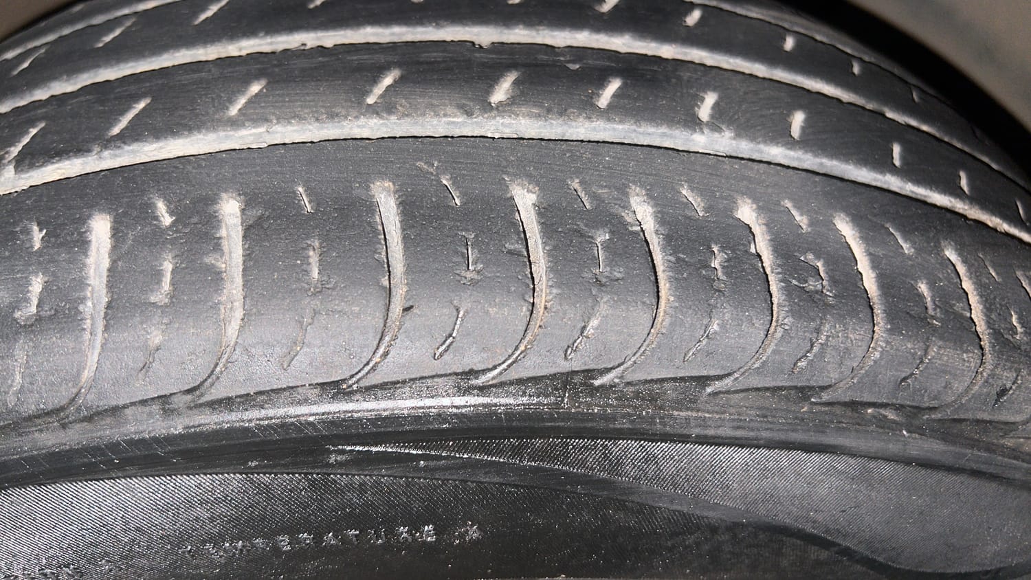 Used 2017 Hyundai Creta 1.6 SX Plus Petrol Petrol Manual tyres RIGHT FRONT TYRE TREAD VIEW