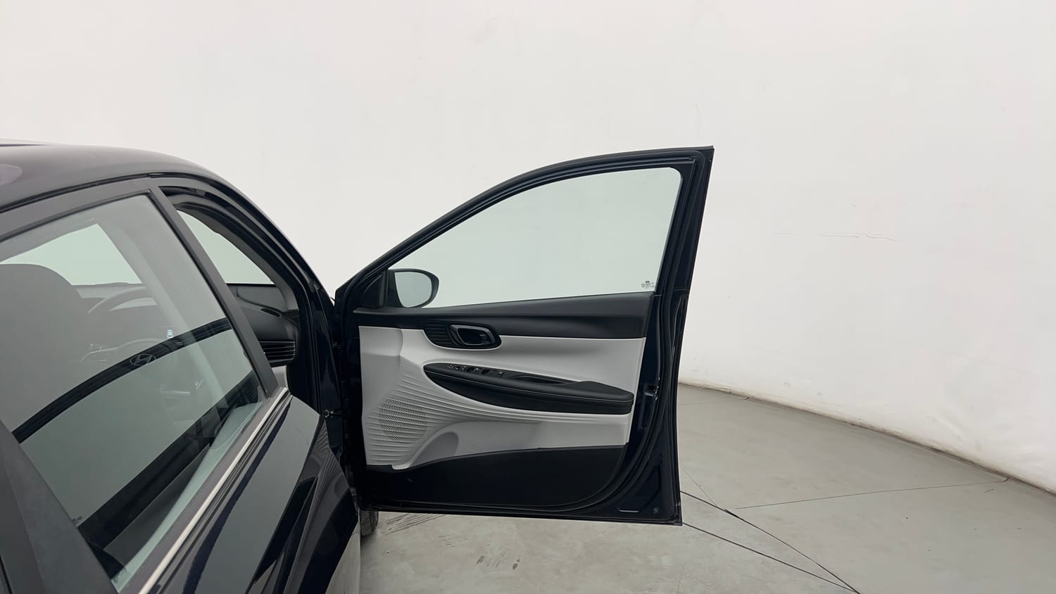 Used 2025 Hyundai i20 Sportz (O) 1.2 IVT Petrol Automatic interior RIGHT FRONT DOOR OPEN VIEW
