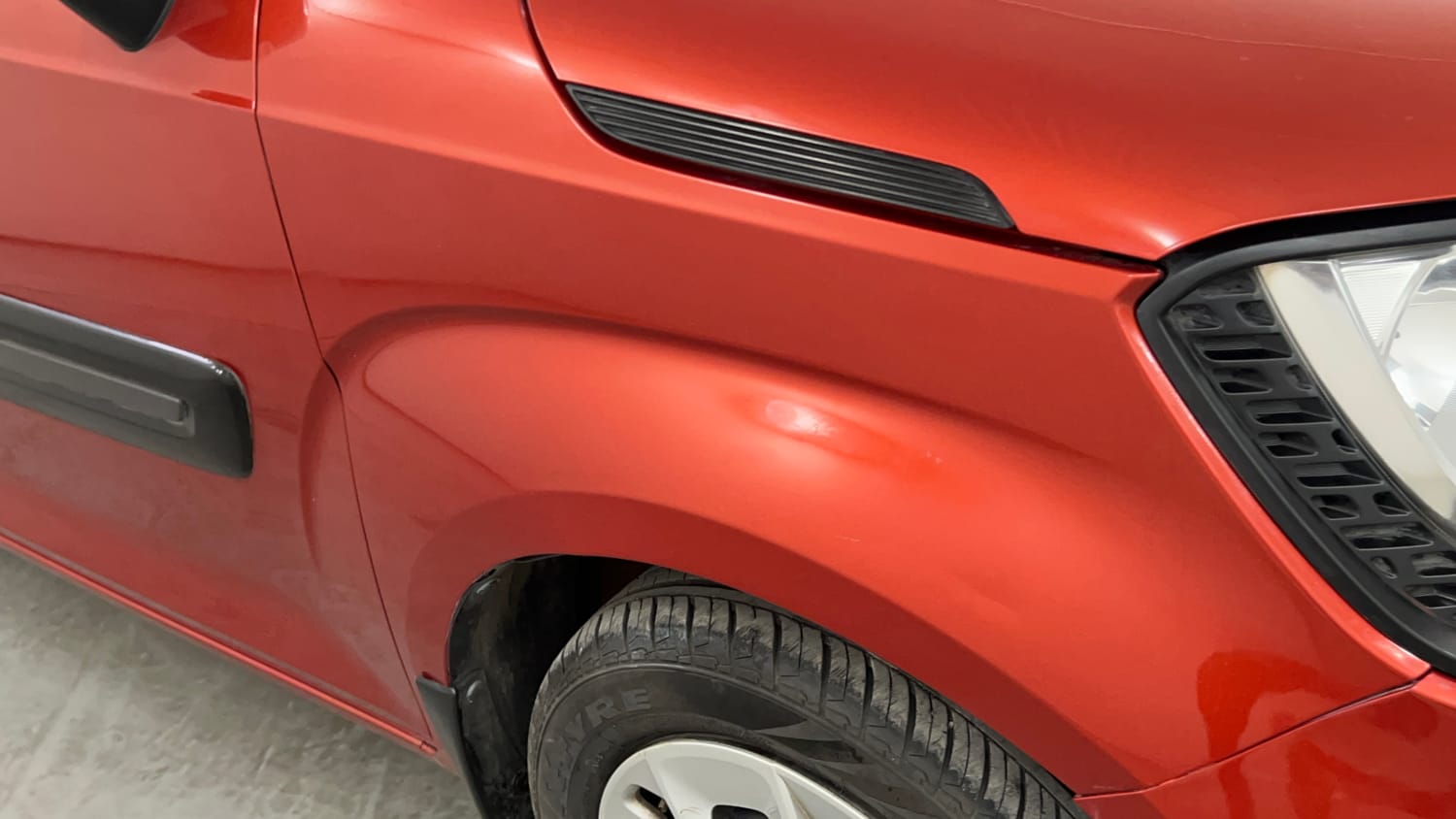 Used 2017 Maruti Suzuki Ignis Delta 1.2 AMT Petrol Automatic dents MINOR SCRATCH