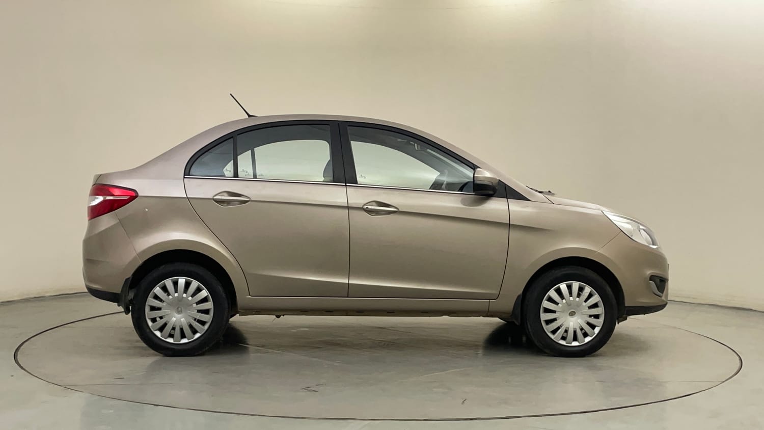 Used 2015 Tata Zest XM Petrol Petrol Manual exterior RIGHT SIDE VIEW